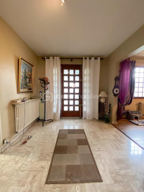 Maison - 248 m² - 8 pièces