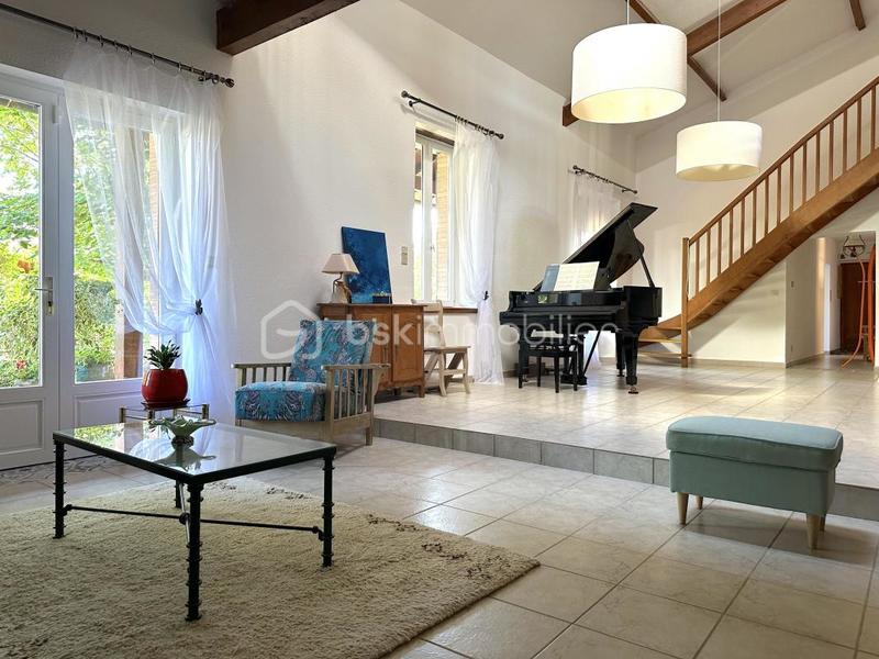 Maison - 240 m² - 7 pièces