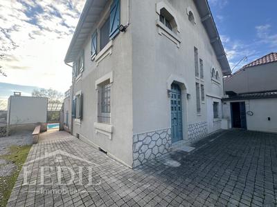 Propriété - 250 m² - 5 pièces