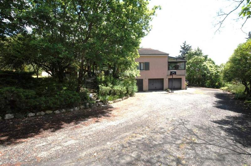 Maison traditionnelle - 353 m² - 10 pièces