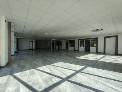 Local commercial - 500 m² - 4 pièces