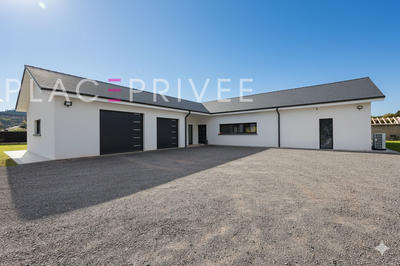 Maison - 300 m² - 9 pièces