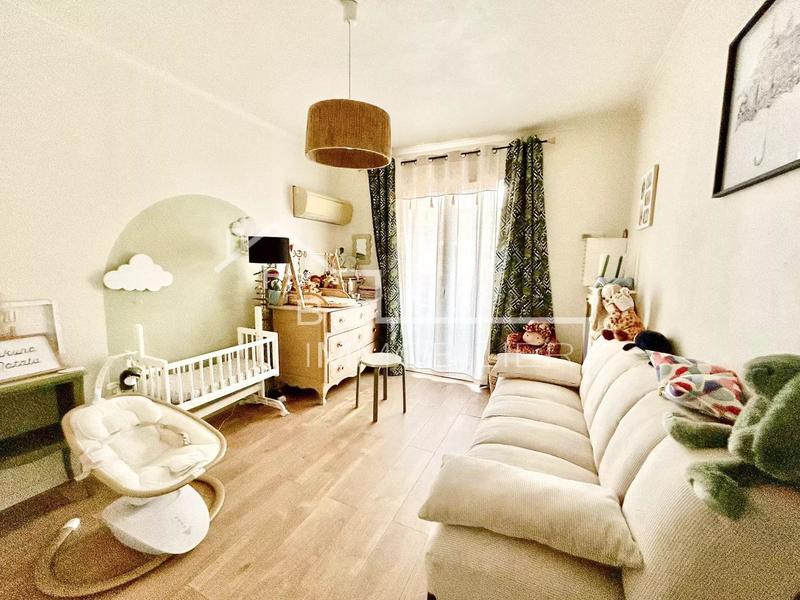 Appartement - 77 m² - 4 pièces