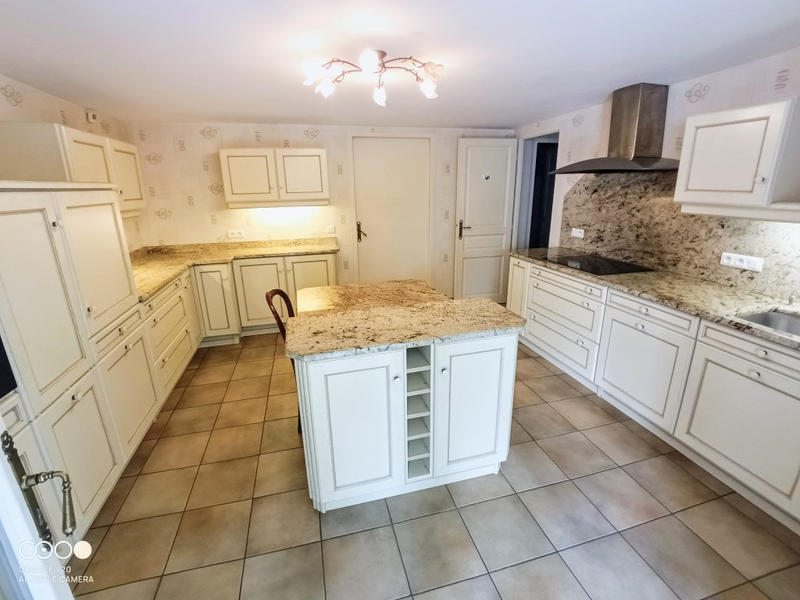 Villa - 240 m² - 9 pièces