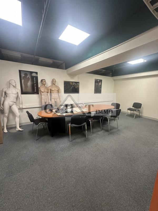 Entrepôt - 1 080 m²