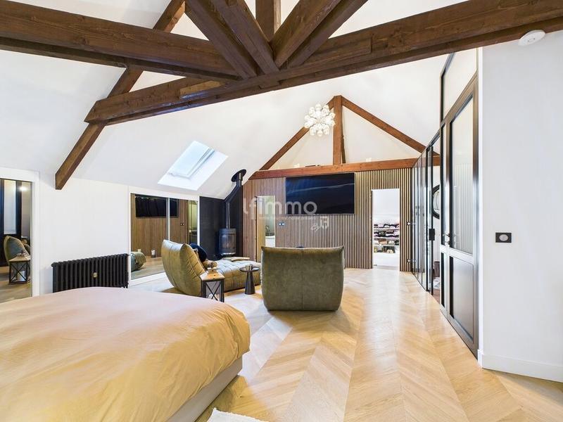 Maison - 378 m² - 7 pièces