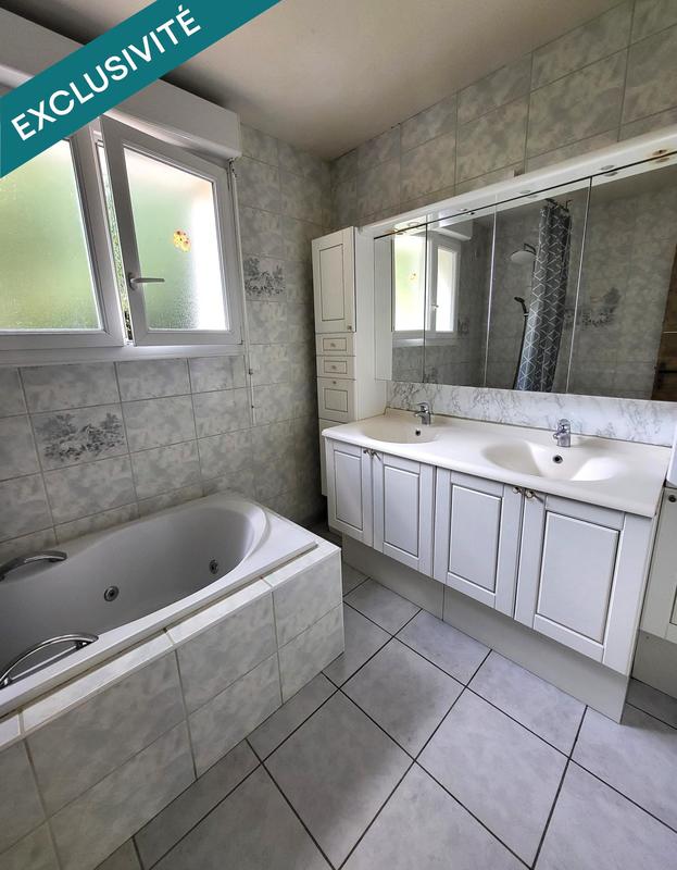 Maison - 123 m² - 8 pièces