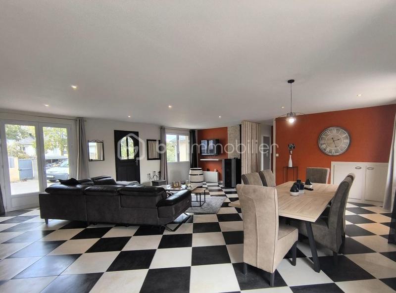 Maison traditionnelle - 139 m² - 4 pièces