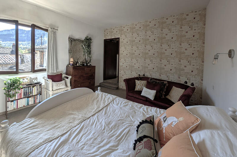 Maison - 177 m² - 7 pièces