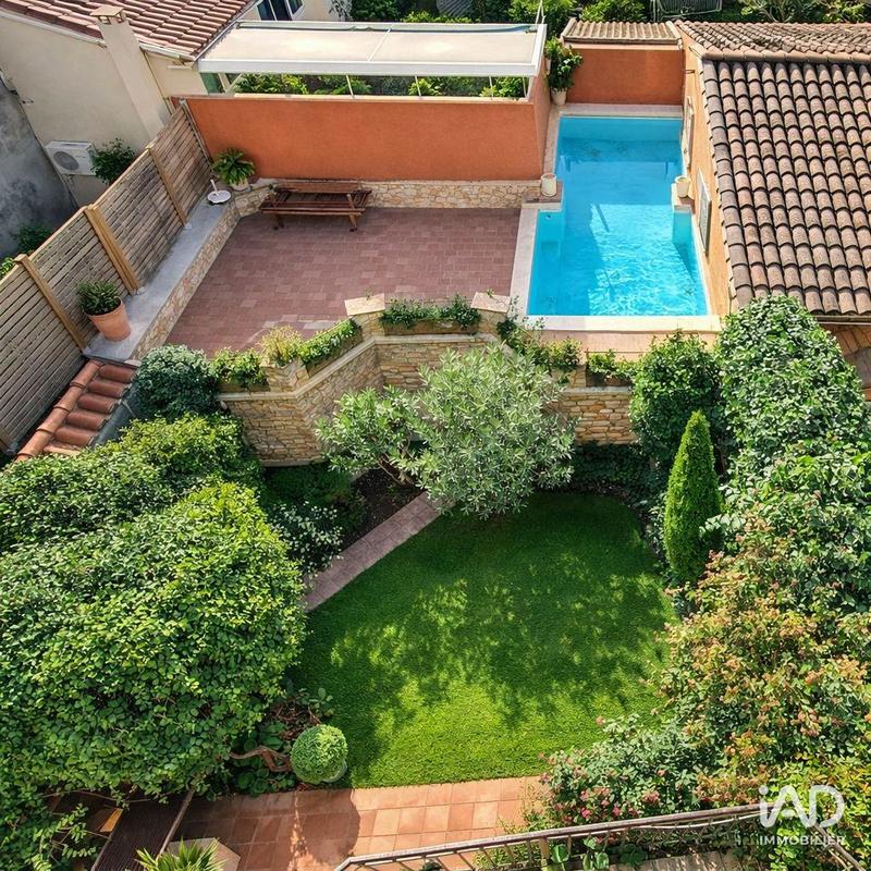 Maison - 331 m² - 8 pièces