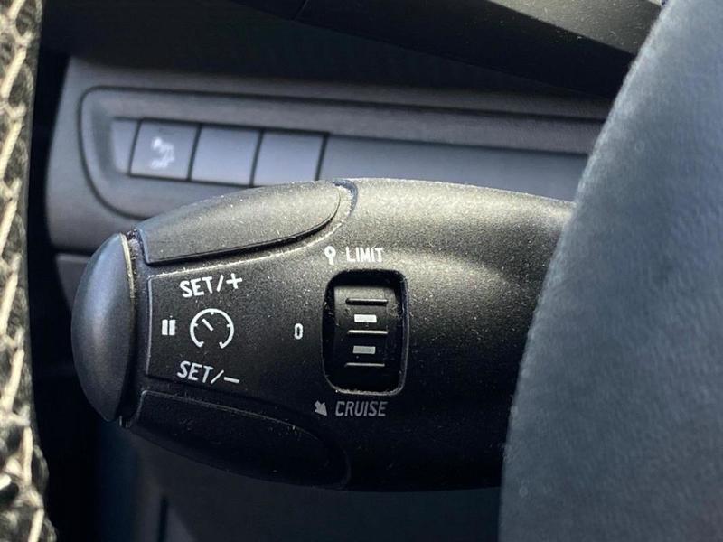 Peugeot 2008 1.6 Bluehdi 100cv Carplay/Radars Ar/Roue de Secours/Gps