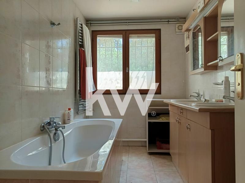 Maison - 160 m² - 8 pièces