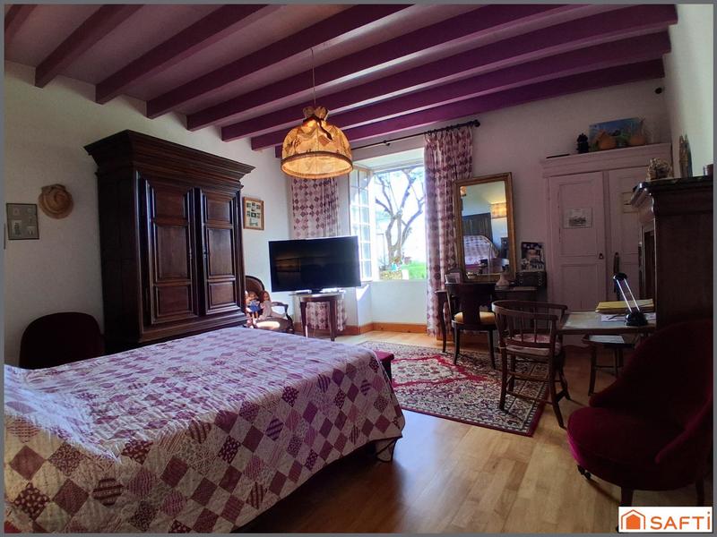 Maison - 205 m² - 6 pièces