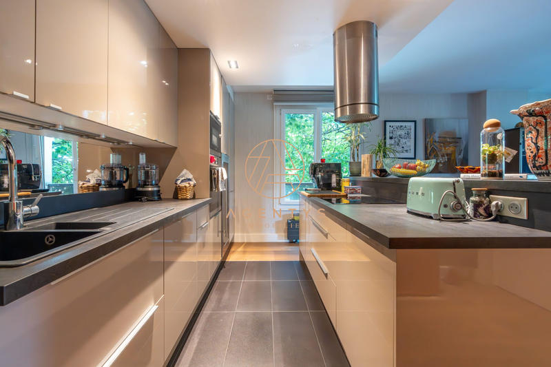 Appartement - 90 m² - 4 pièces