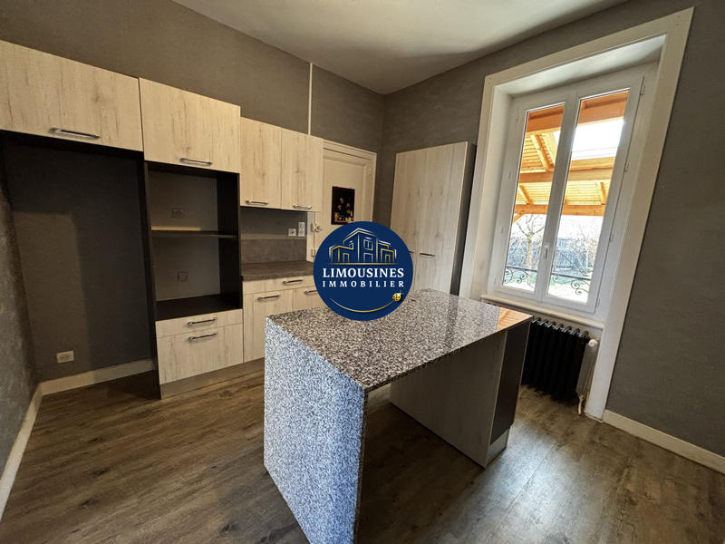 Maison - 153 m² - 8 pièces