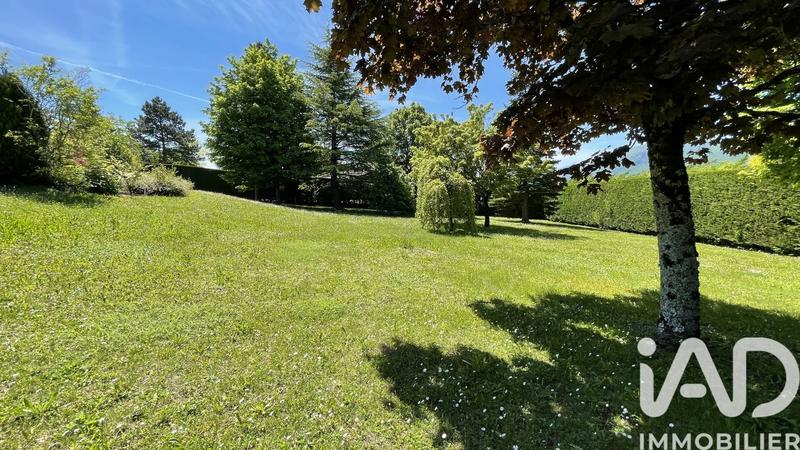 Maison - 245 m² - 9 pièces