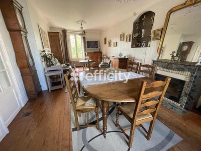 Maison - 184 m² - 6 pièces