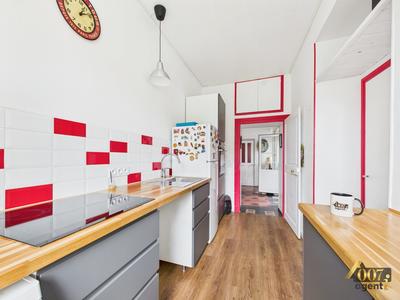 Maison - 121 m² - 8 pièces