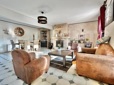 Maison - 248 m² - 8 pièces