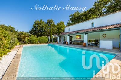 Maison - 240 m² - 7 pièces