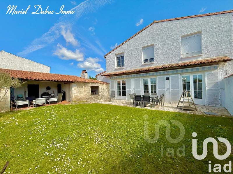 Maison - 245 m² - 12 pièces