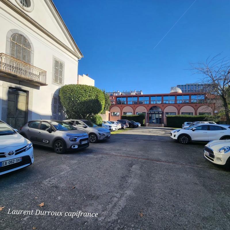 Immeuble - 710 m² - 16 pièces