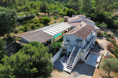 Villa - 184 m² - 6 pièces