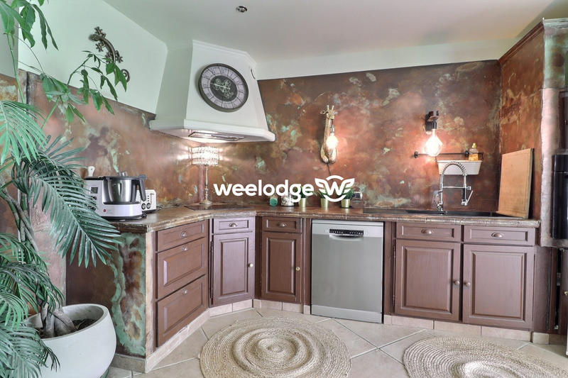 Bastide - 334 m² - 9 pièces