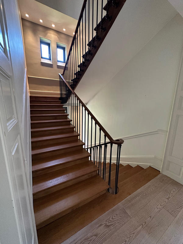 Maison - 370 m² - 11 pièces