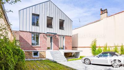 Maison - 240 m² - 7 pièces