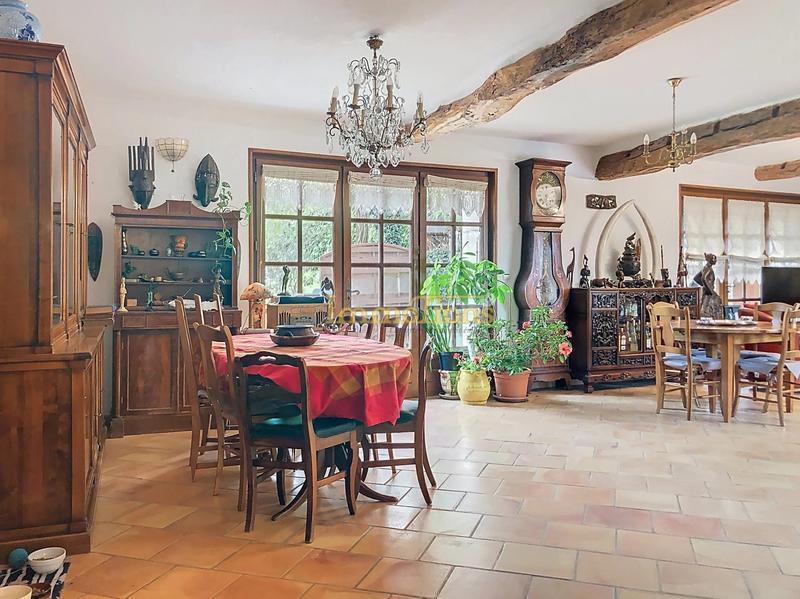 Maison - 354 m² - 12 pièces