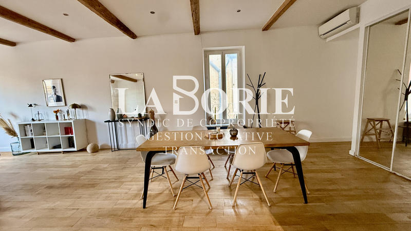 Appartement - 98 m² - 2 pièces