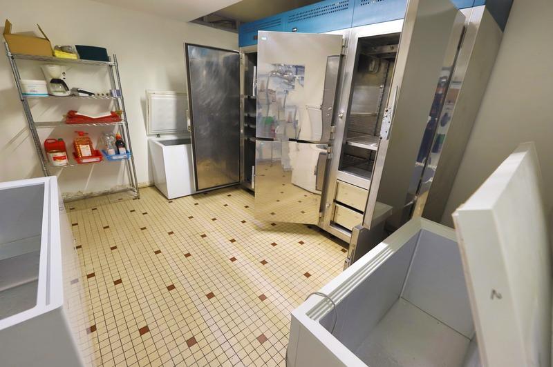 Local commercial - 239 m² - 4 pièces