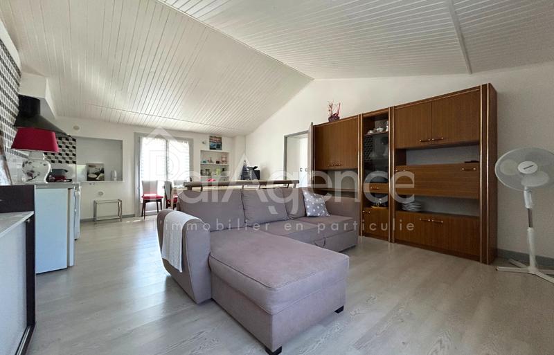 Maison - 247 m² - 9 pièces