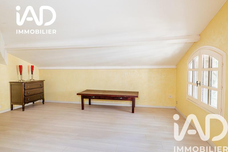 Maison - 250 m² - 5 pièces