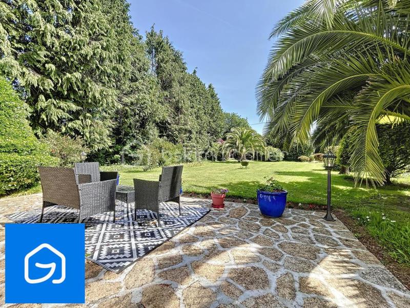 Villa - 232 m² - 10 pièces