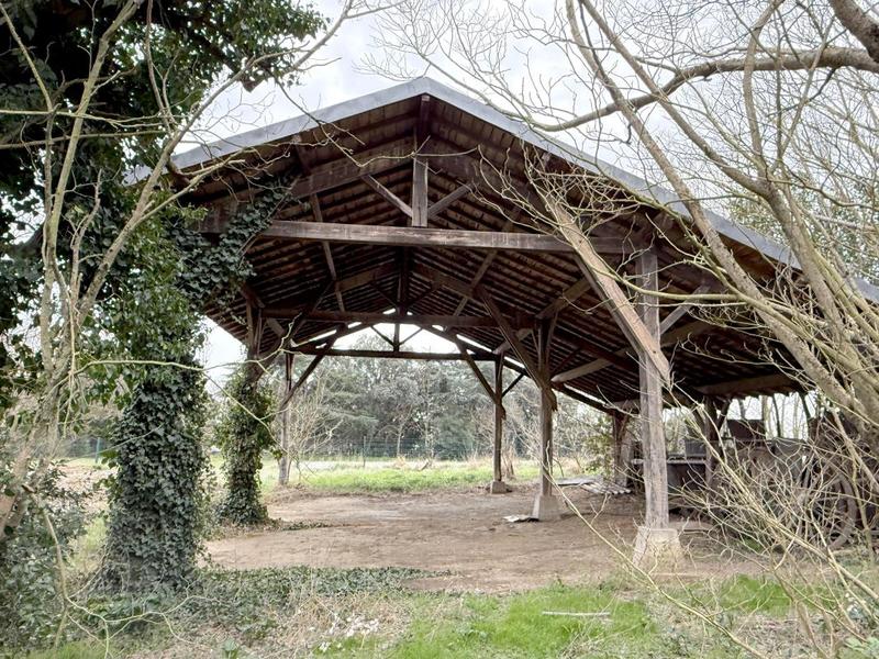 Mas - 800 m² - 13 pièces