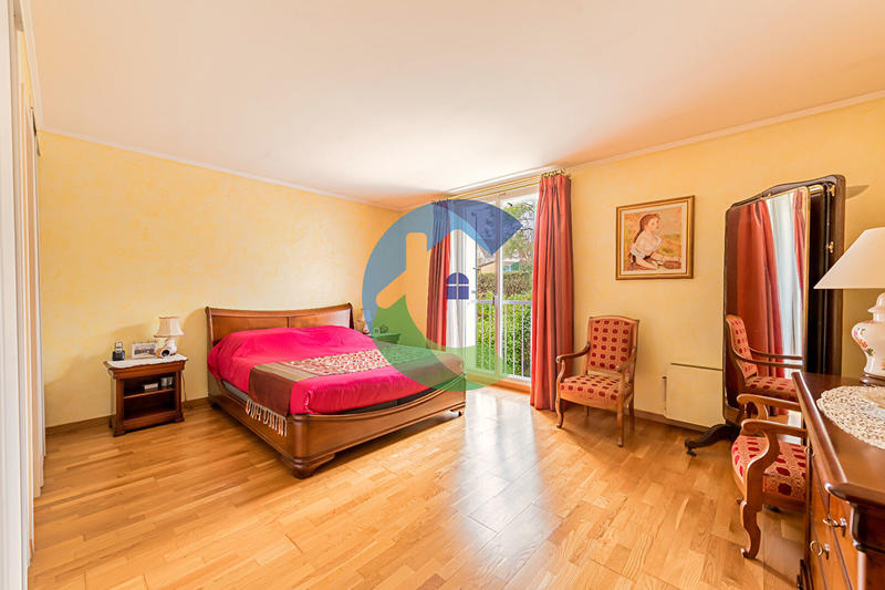 Maison - 170 m² - 7 pièces