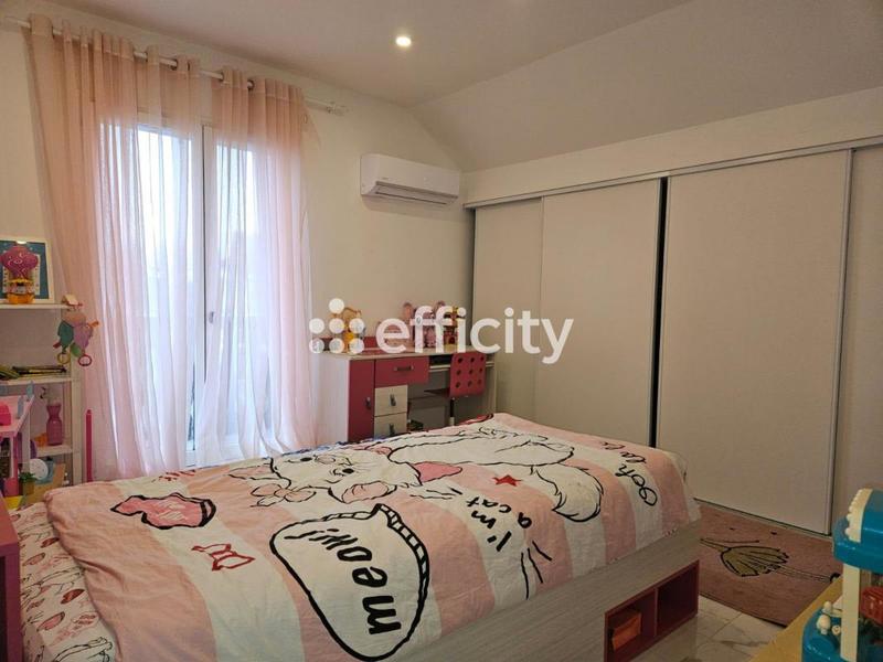 Maison - 145 m² - 8 pièces