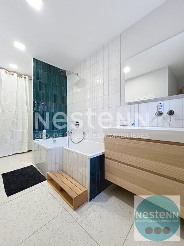 Maison - 256 m² - 9 pièces