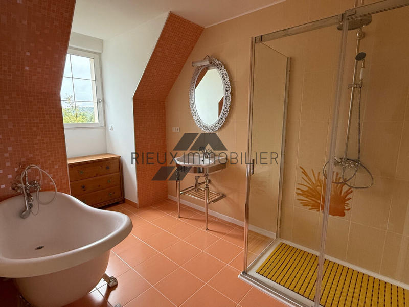 Propriété - 143 m² - 6 pièces