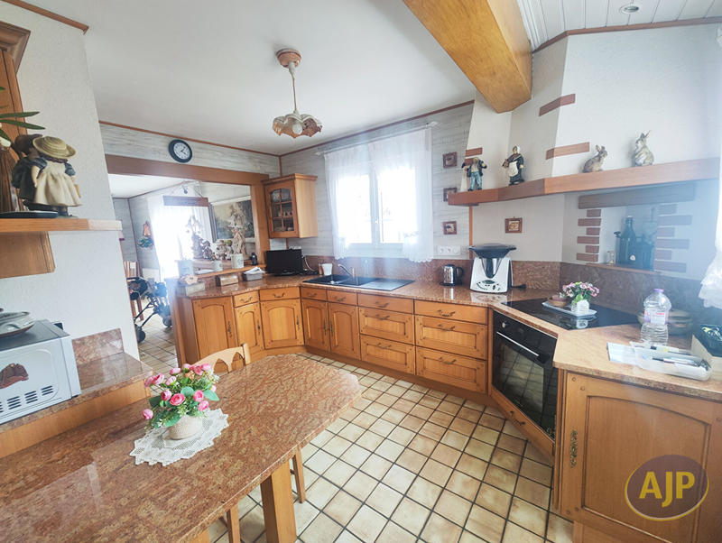 Maison - 92 m² - 4 pièces