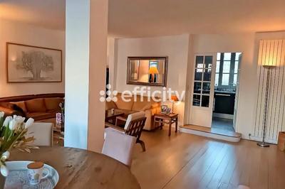 Maison - 326 m² - 6 pièces