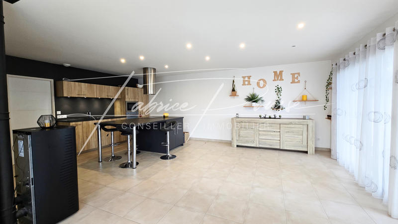 Maison - 96 m² - 4 pièces