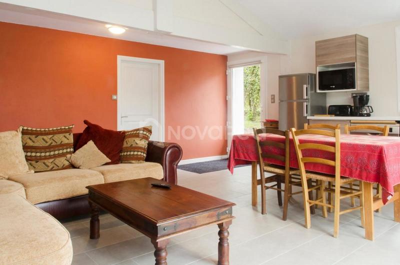 Maison - 376 m² - 14 pièces