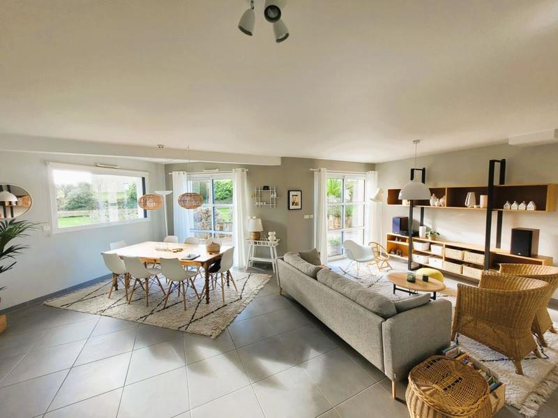 Maison - 151 m² - 8 pièces