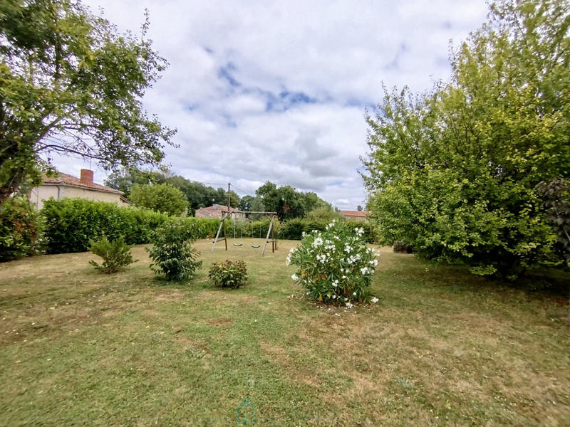 Maison - 284 m² - 10 pièces