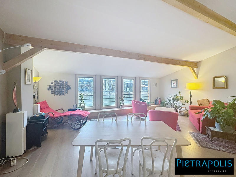 Appartement - 185 m² - 6 pièces