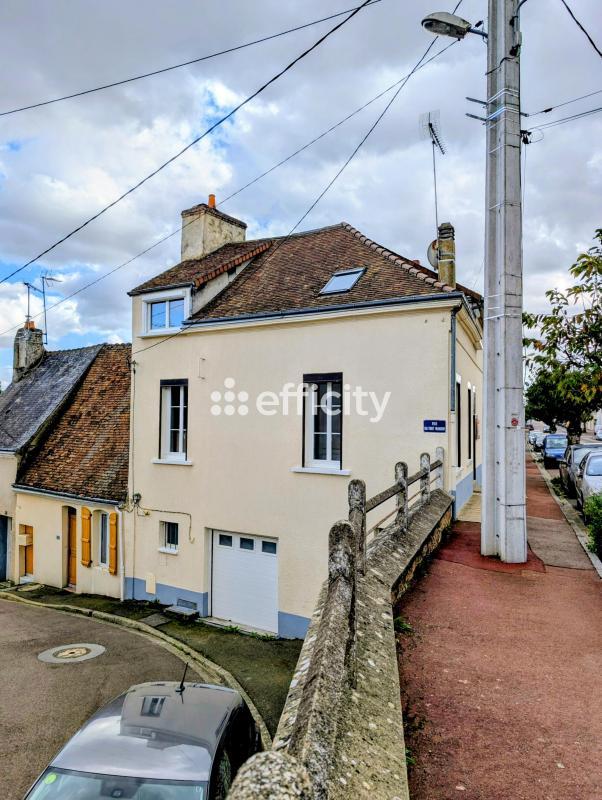 Maison - 92 m² - 5 pièces