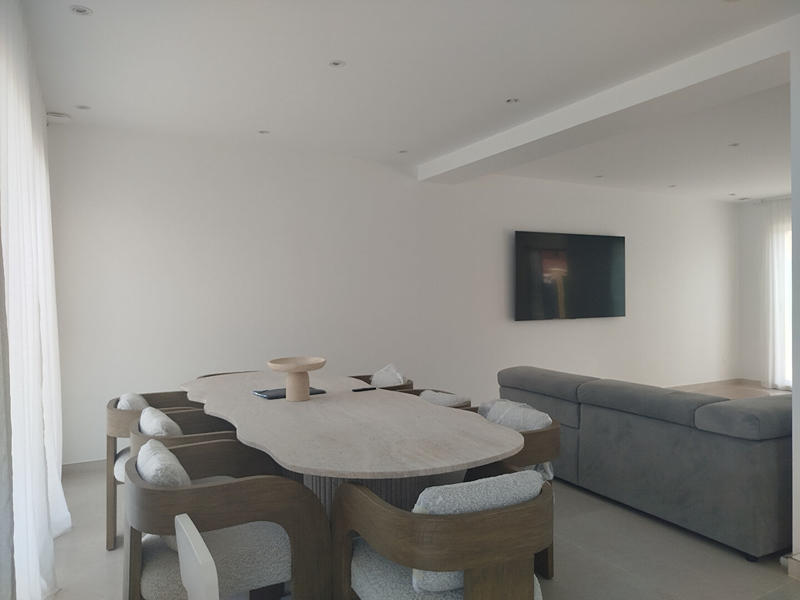 Maison - 170 m² - 8 pièces